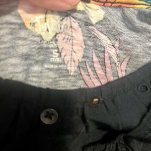 Justice girls tropical tank top with eyelet collar.